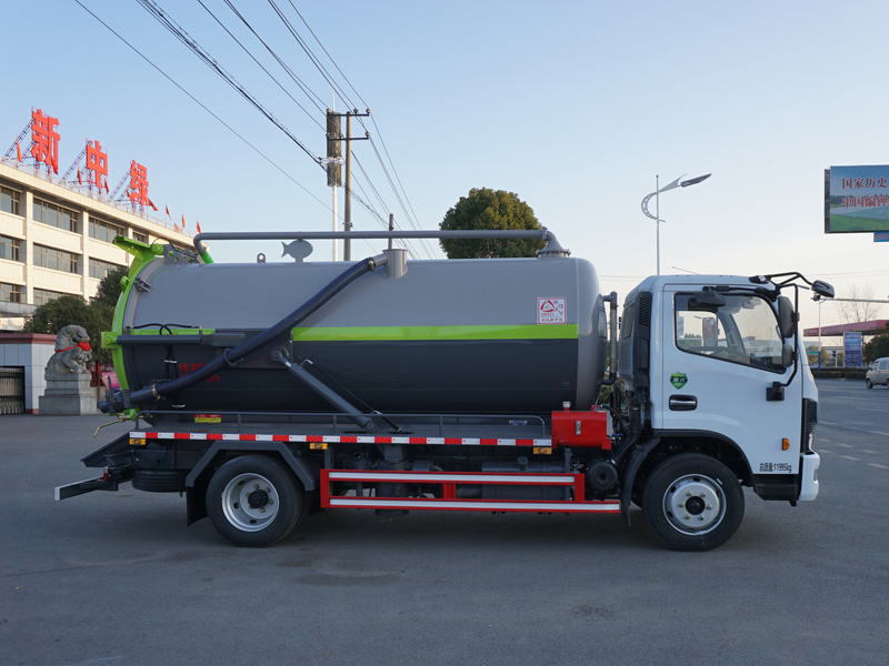 中潔牌XZL5121GXW6型吸污車(chē)